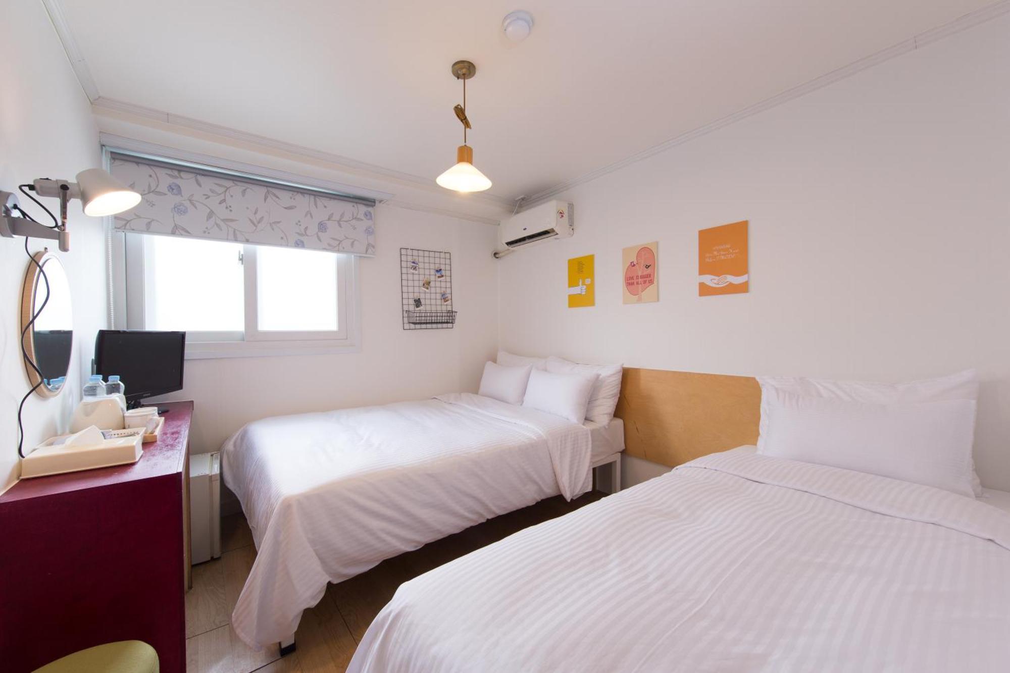 แทรเวล มอนส์เตอร์ สเตย์ Hotel โซล ภายนอก รูปภาพ