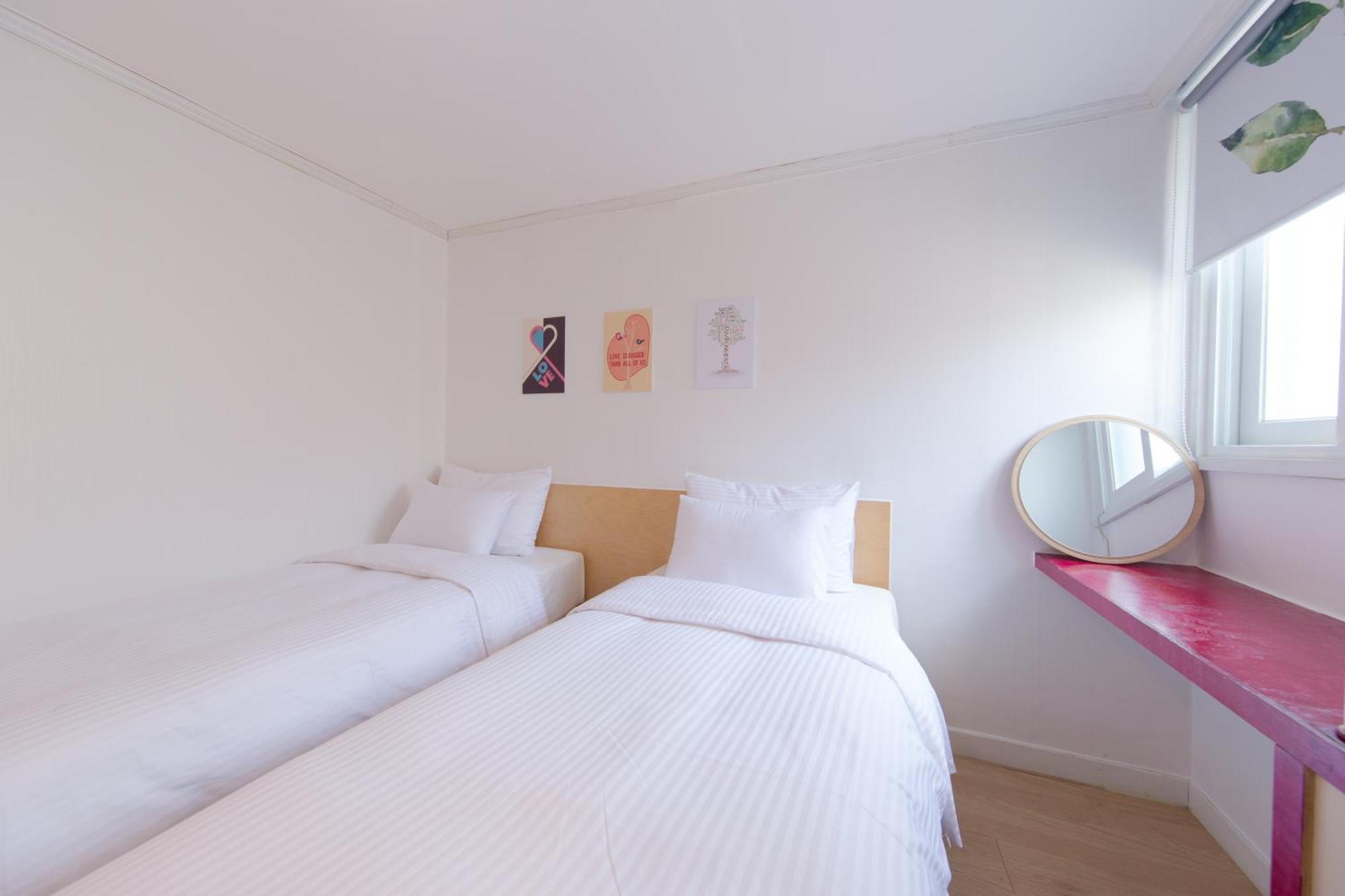 แทรเวล มอนส์เตอร์ สเตย์ Hotel โซล ภายนอก รูปภาพ