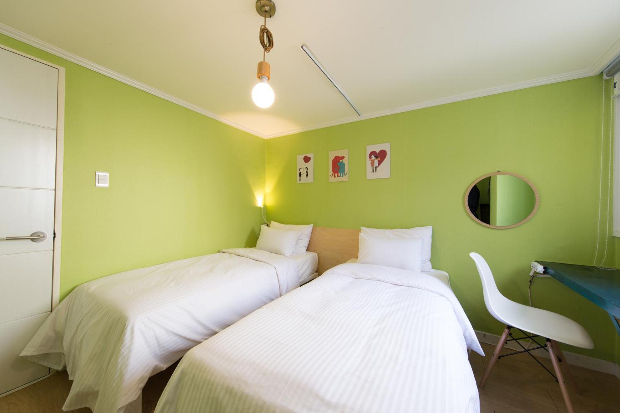 แทรเวล มอนส์เตอร์ สเตย์ Hotel โซล ภายนอก รูปภาพ
