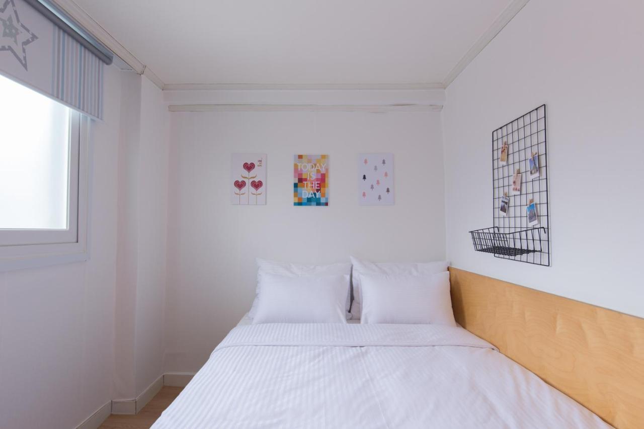 แทรเวล มอนส์เตอร์ สเตย์ Hotel โซล ภายนอก รูปภาพ