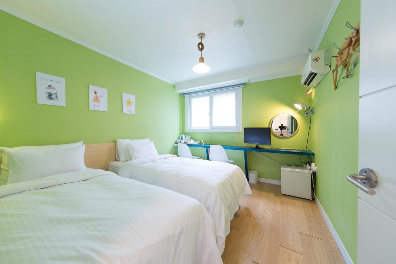 แทรเวล มอนส์เตอร์ สเตย์ Hotel โซล ภายนอก รูปภาพ